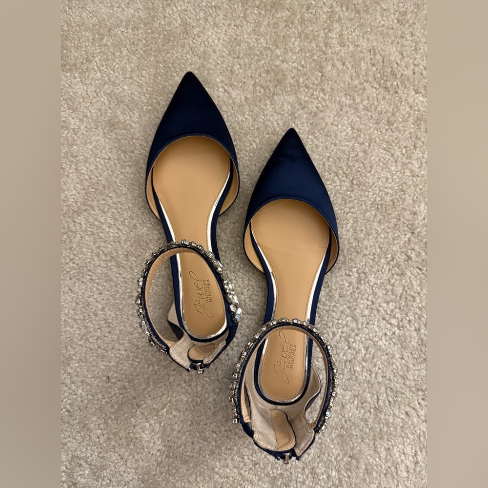 Badgley Mischka Navy and Beige Flats